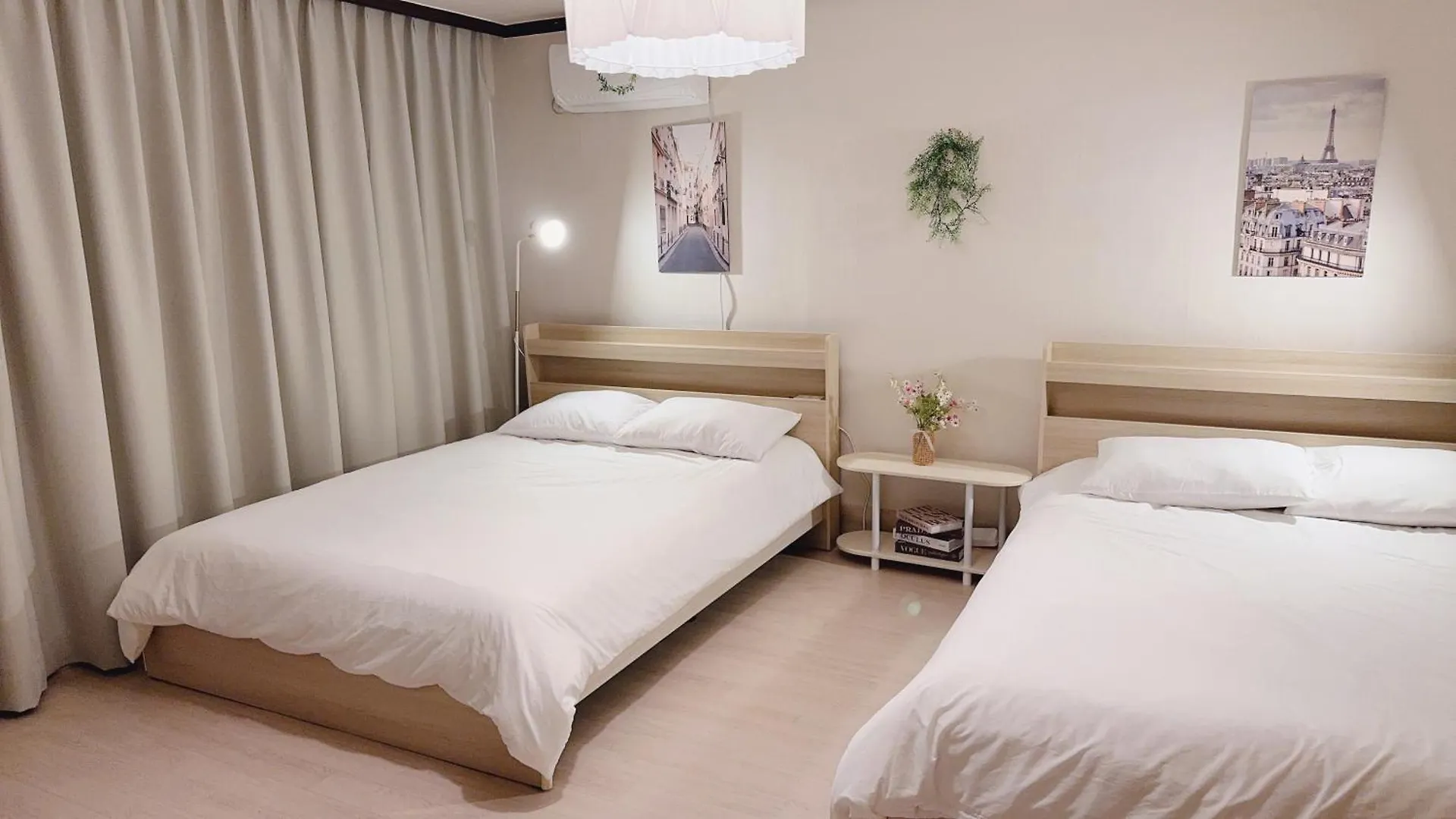 House9 , Room3, Queen Bed4 ,Elevator O , Hills X, Stairs X , 4Min From Subway And Bus Station,Exclusive Space Seoul Sydkorea