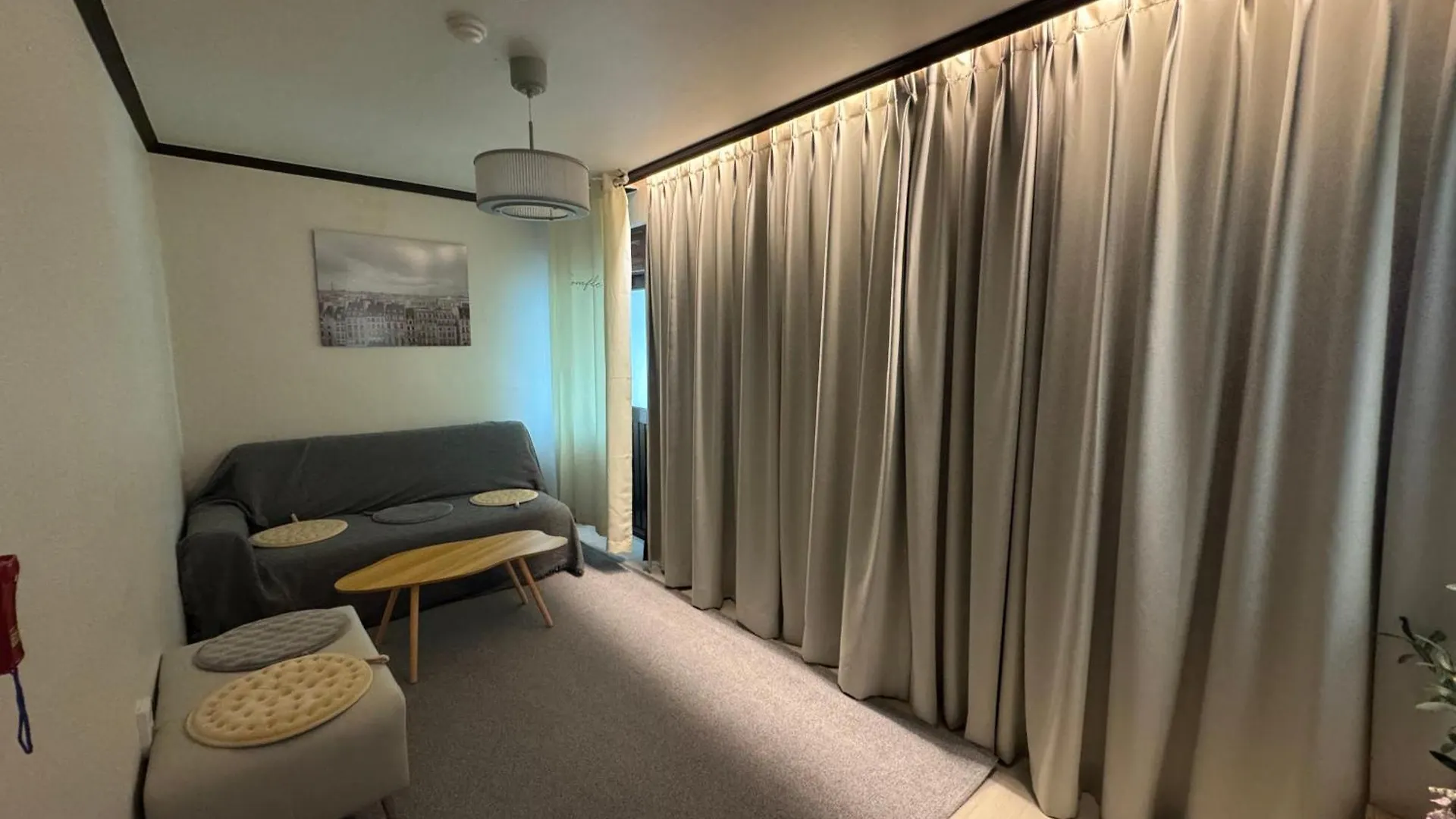 Villa House9 , Room3, Queen Bed4 ,Elevator O , Hills X, Stairs X , 4Min From Subway And Bus Station,Exclusive Space Seoul