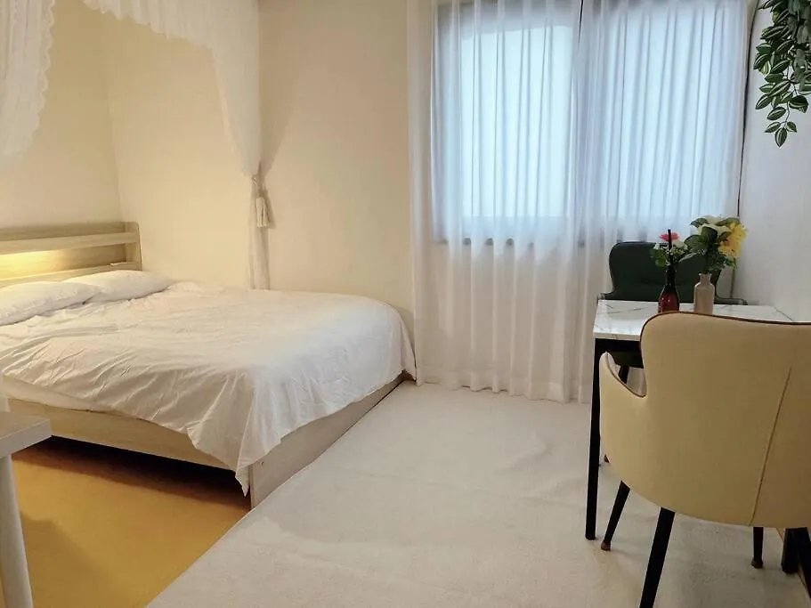 Βίλα House9 , Room3, Queen Bed4 ,Elevator O , Hills X, Stairs X , 4Min From Subway And Bus Station,Exclusive Space Σεούλ