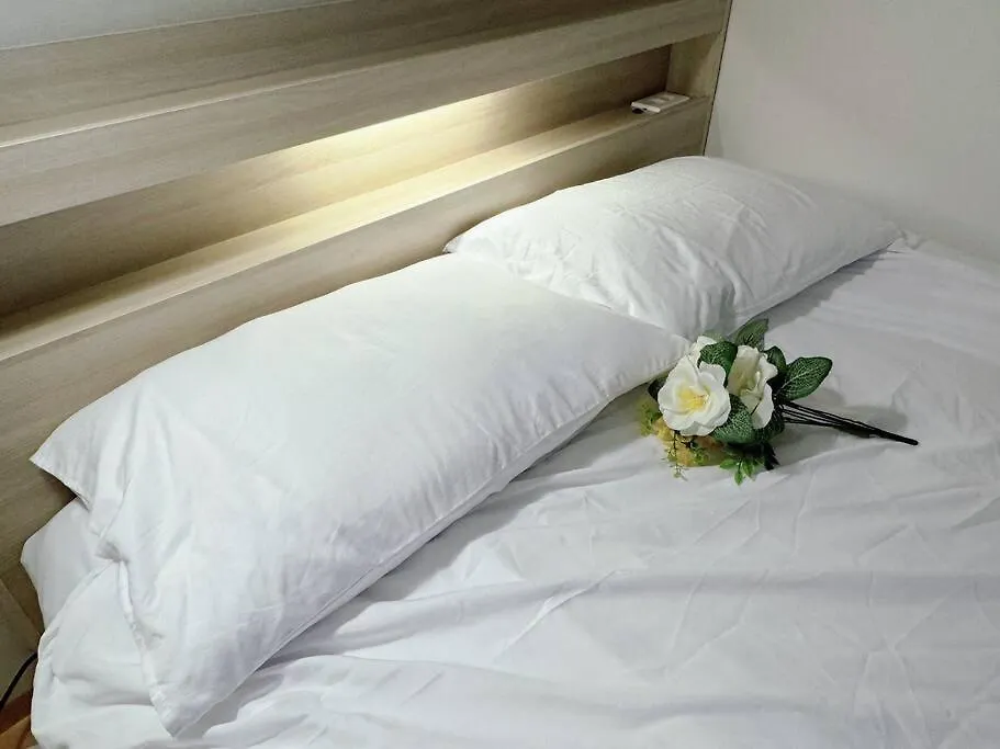 House9 , Room3, Queen Bed4 ,Elevator O , Hills X, Stairs X , 4Min From Subway And Bus Station,Exclusive Space Σεούλ Νότια Κορέα