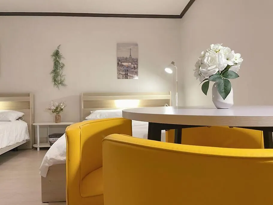 Villa House9 , Room3, Queen Bed4 ,Elevator O , Hills X, Stairs X , 4Min From Subway And Bus Station,Exclusive Space Seul