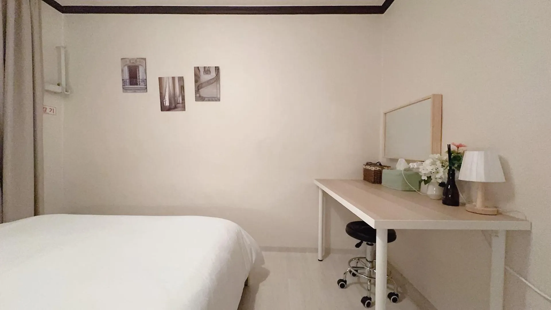 House9 , Room3, Queen Bed4 ,Elevator O , Hills X, Stairs X , 4Min From Subway And Bus Station,Exclusive Space Seul 0*,  Güney Kore